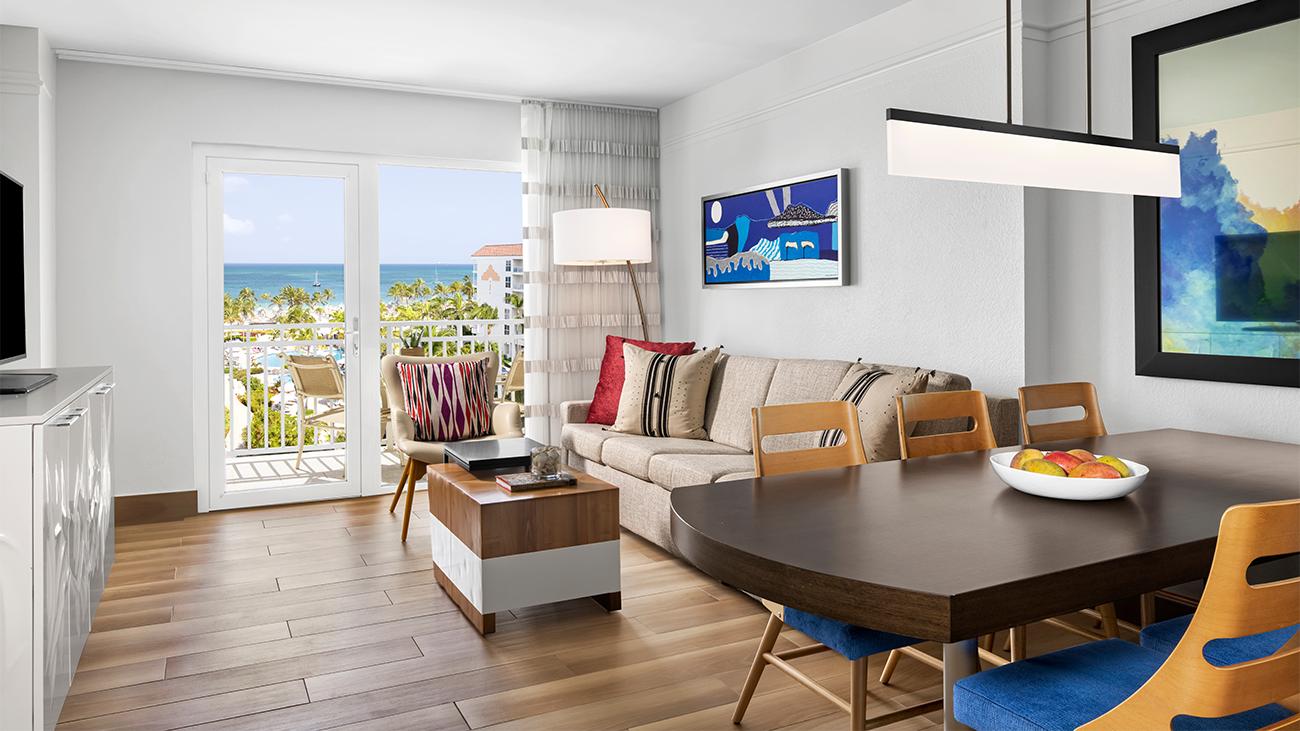 Living Room (1- or 2-Bedroom Villa)