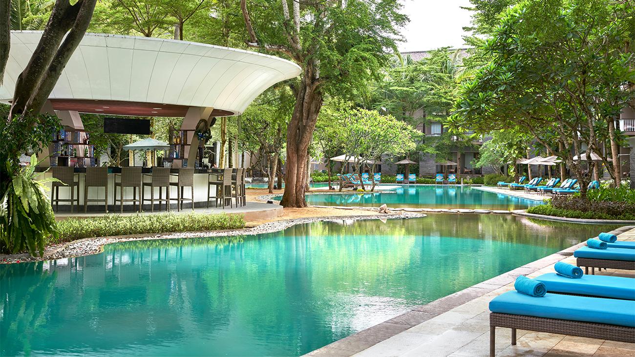 Pool Bar