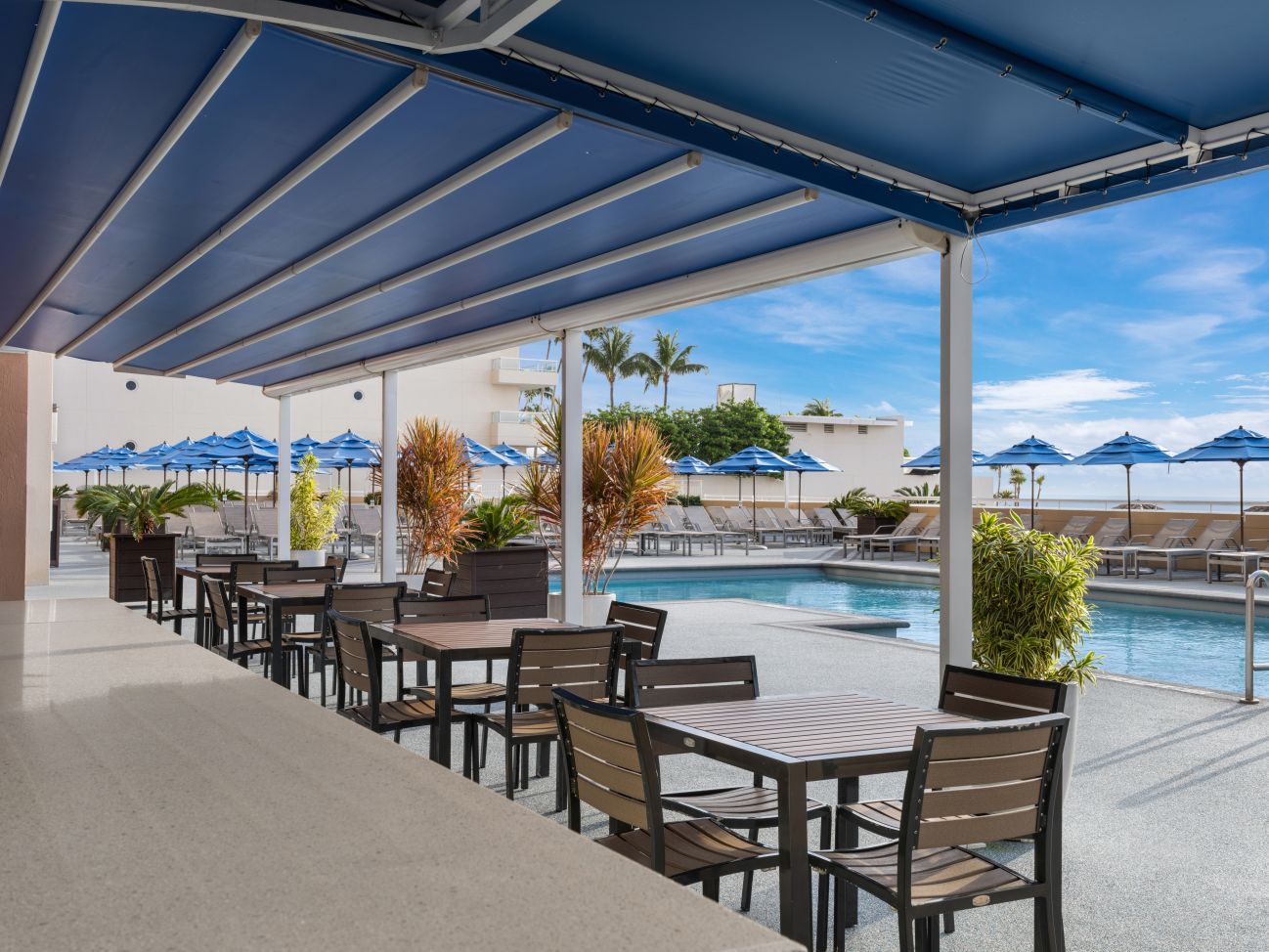 Splash Pool Bar & Grill
