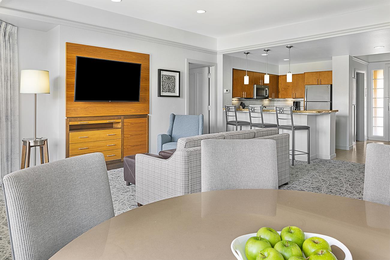 ds-1-or-2-bedroom-dining-area-and-kitchen-interior-photo