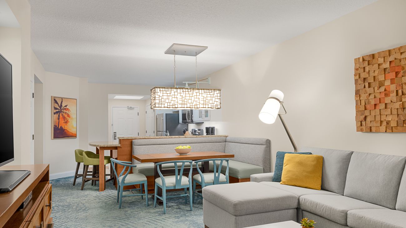 Dining Room and Kitchen (1- or 2-Bedroom Villa)