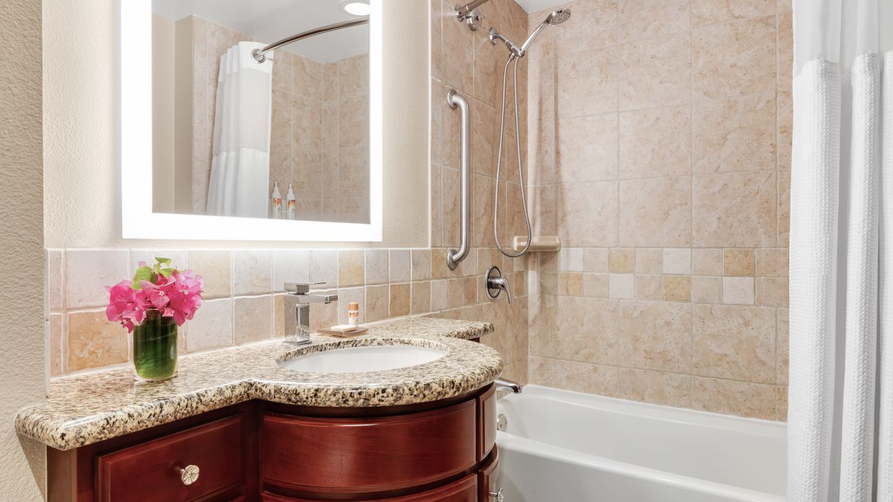 Guestroom/Studio Bathroom