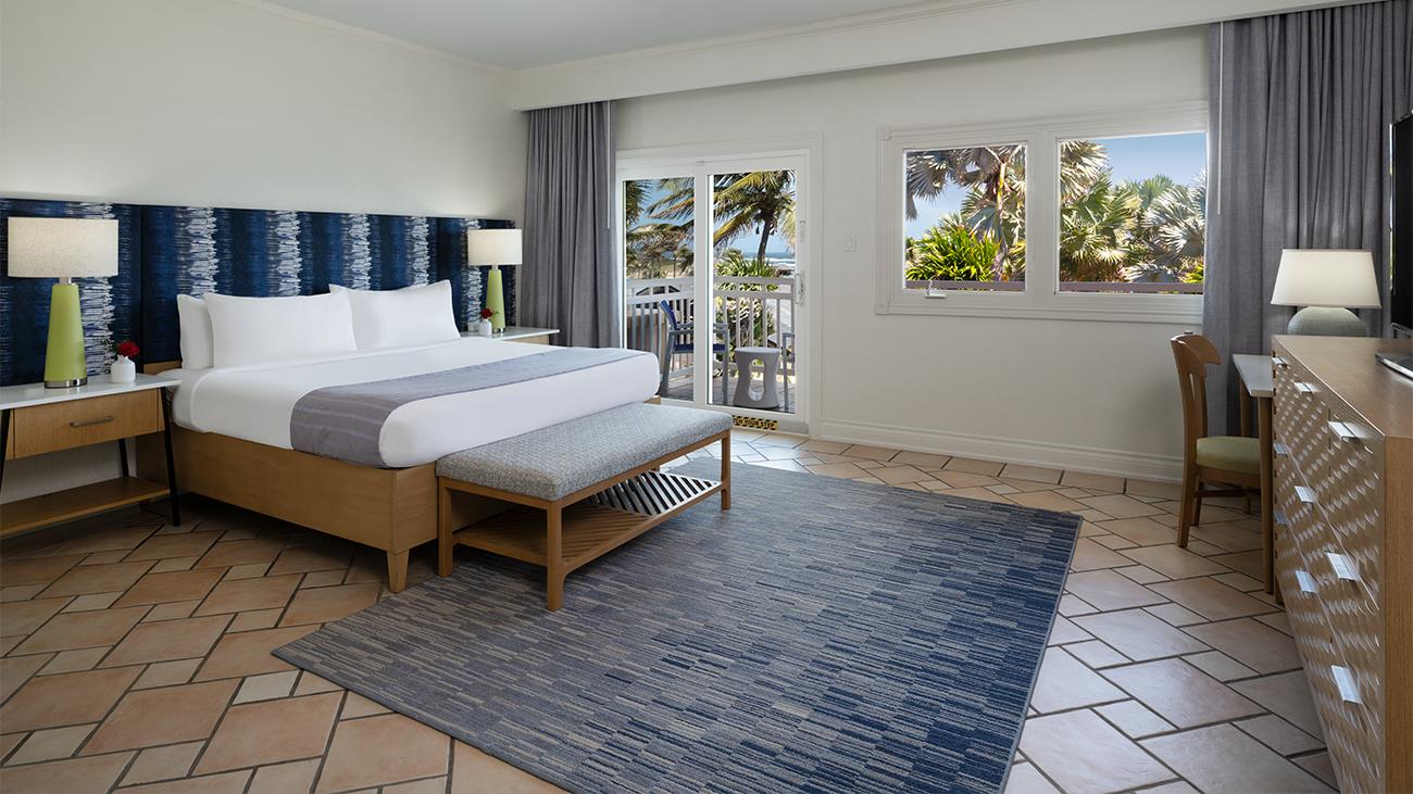 kt-three-bedroom-villa-oceanside-thvi-primary-bedroom-interior-photo