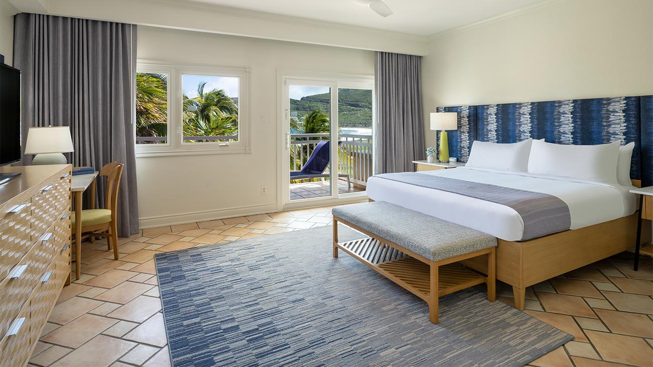 kt-three-bedroom-villa-ocean-view-vitb-master-bedroom-interior-photo