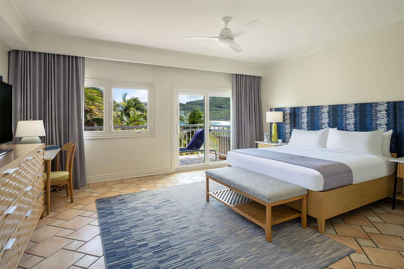 kt-three-bedroom-villa-ocean-view-vitb-master-bedroom-interior-photo