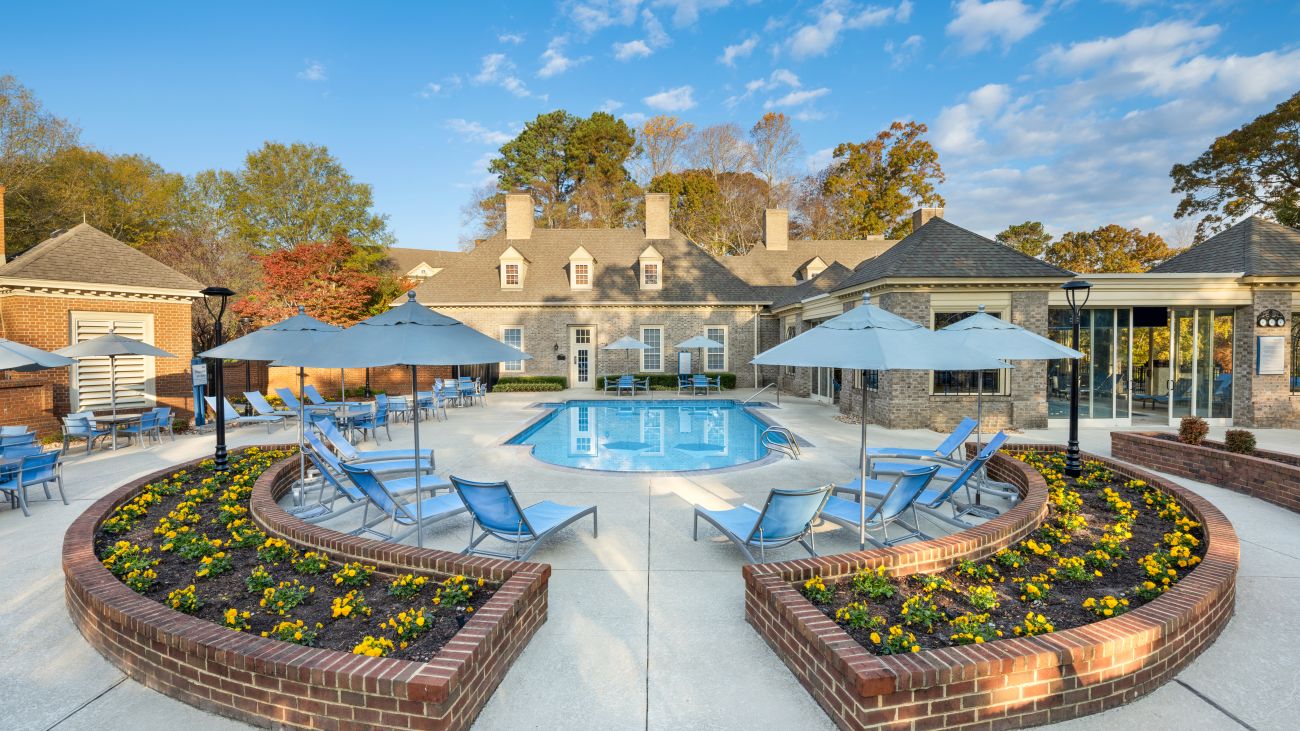 ma-amenity-pool-photo