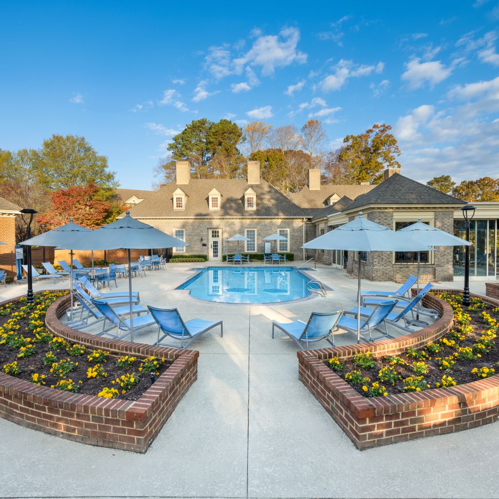 ma-amenity-pool-photo