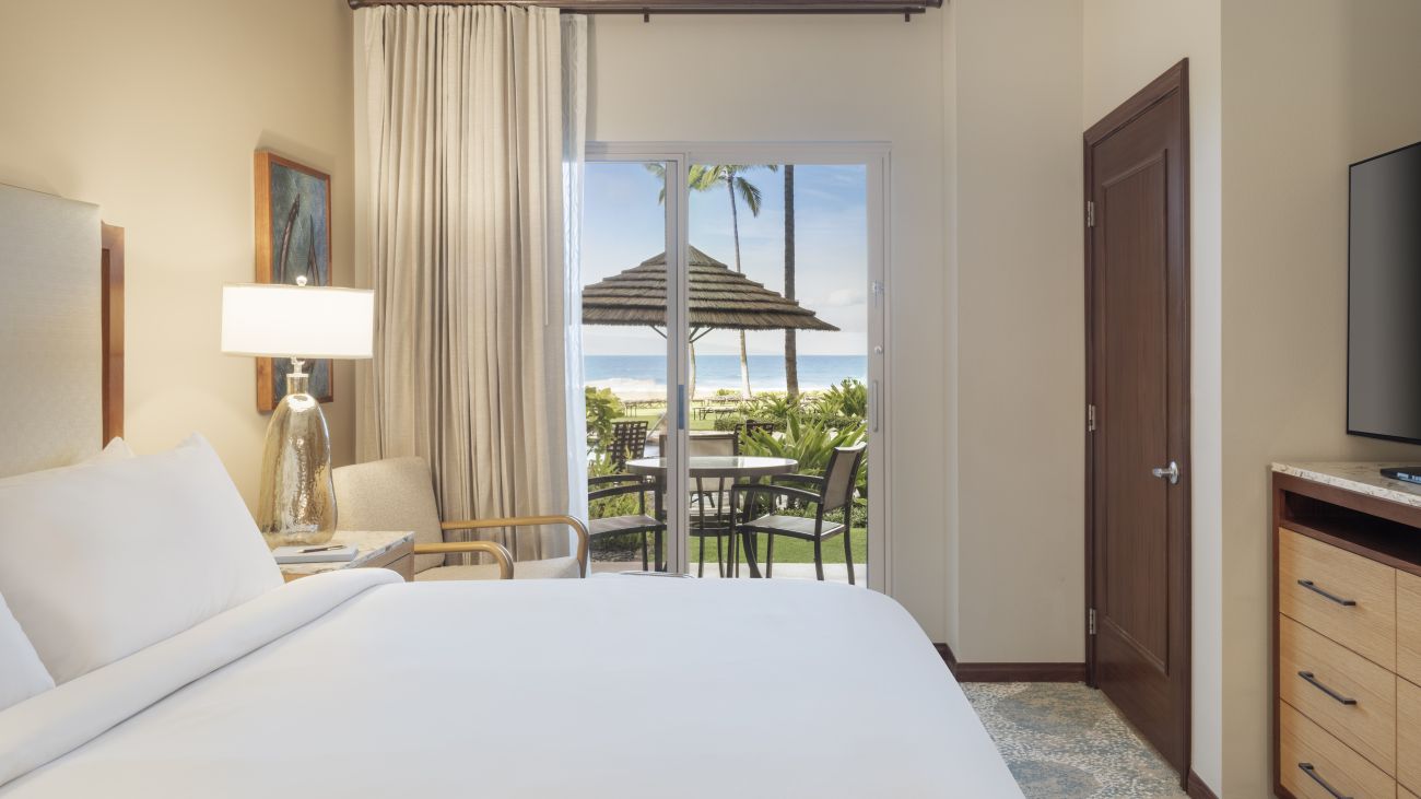 mu-guestroom-two-bedroom-lahaina-napili-towers-guestroom-interior-photo