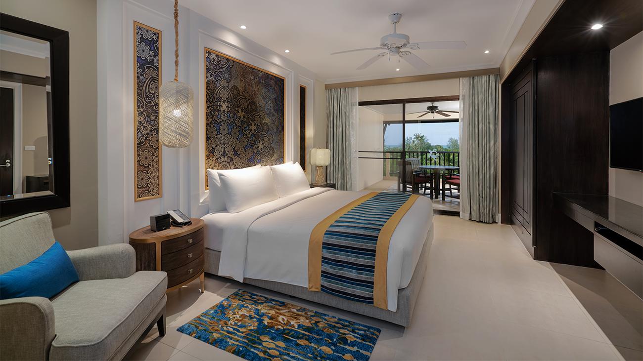 mk-two-bedroom-apartment-master-bedroom-upper-interior-photo