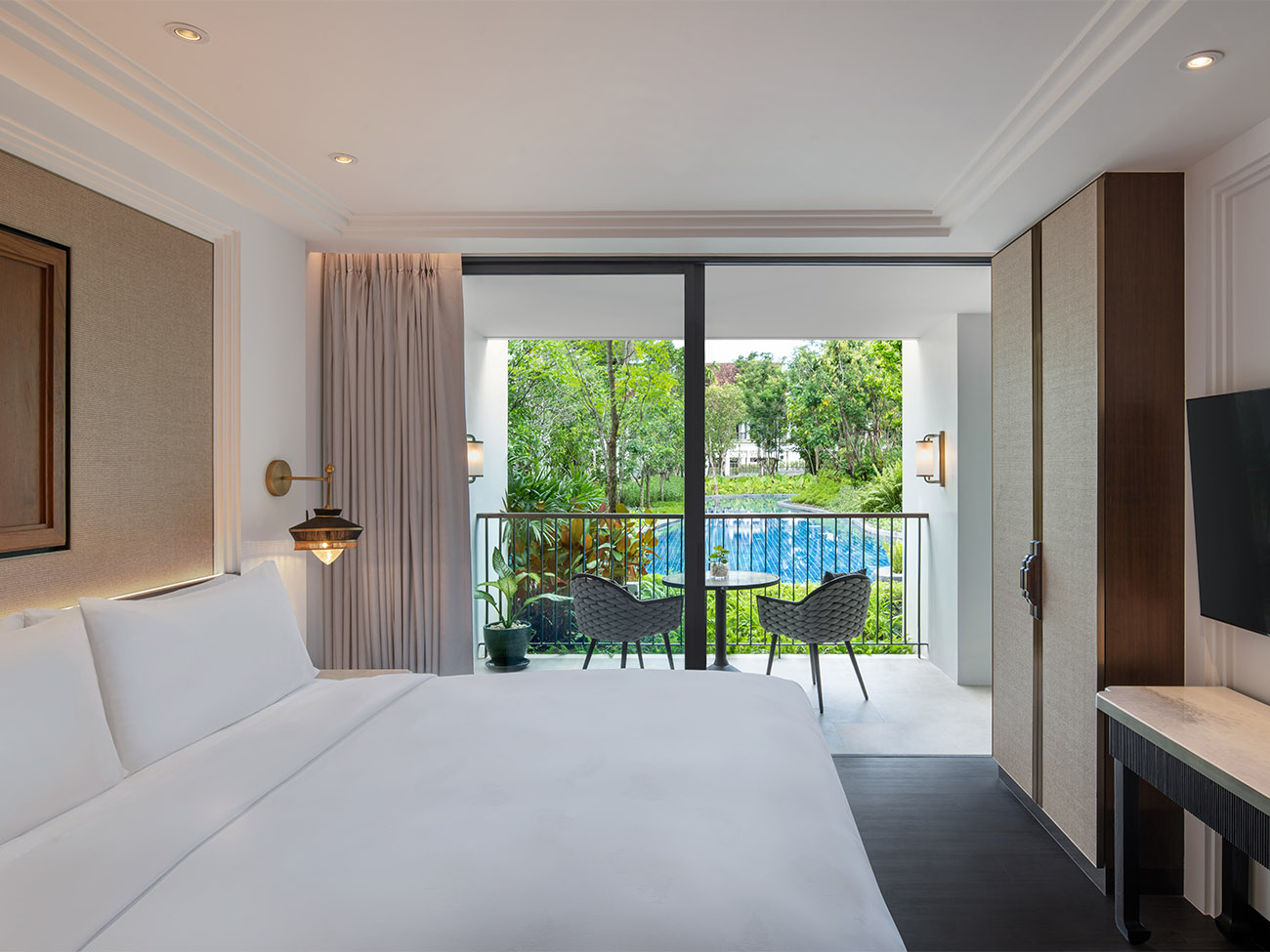 Primary Bedroom, Pool Access