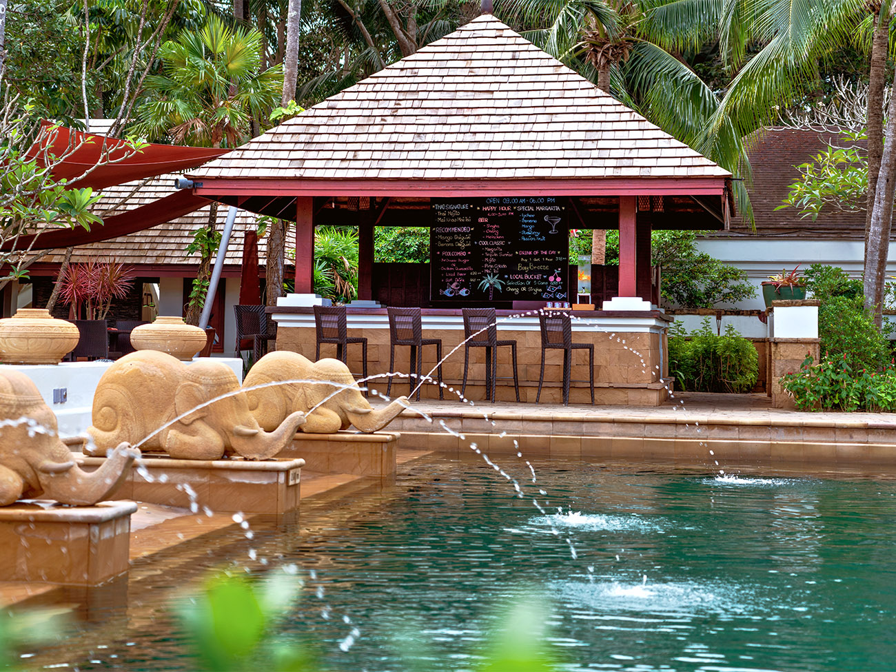 Rim Nam Pool Bar