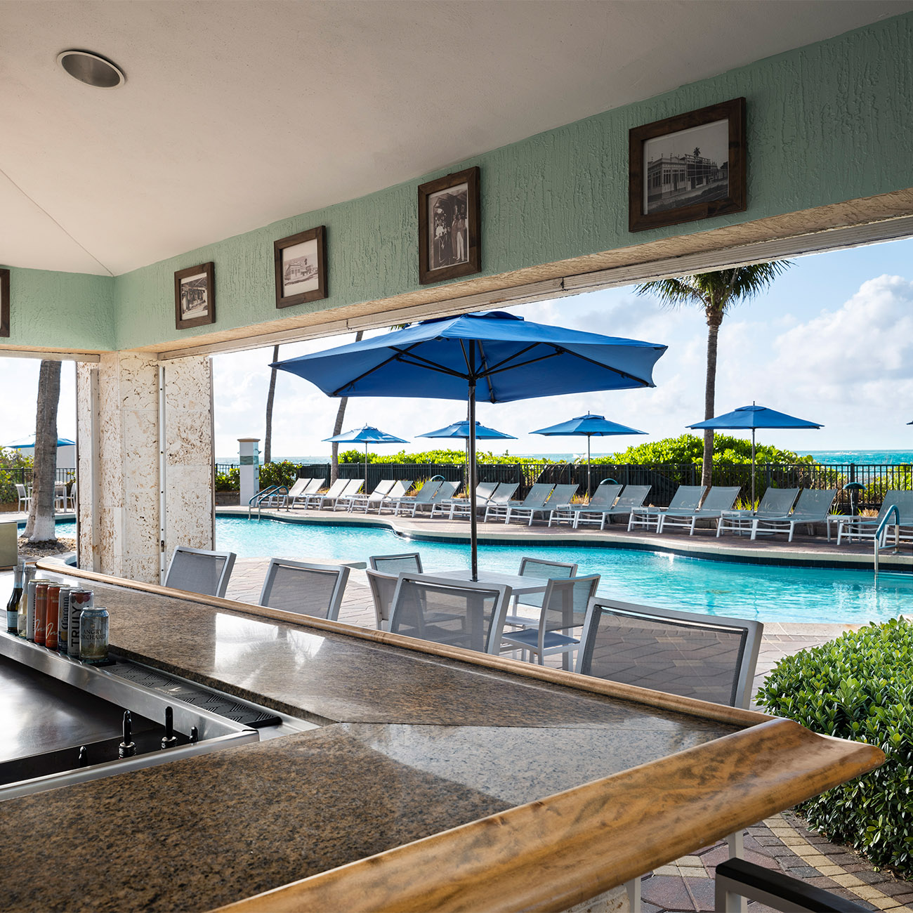High Tides Pool Bar