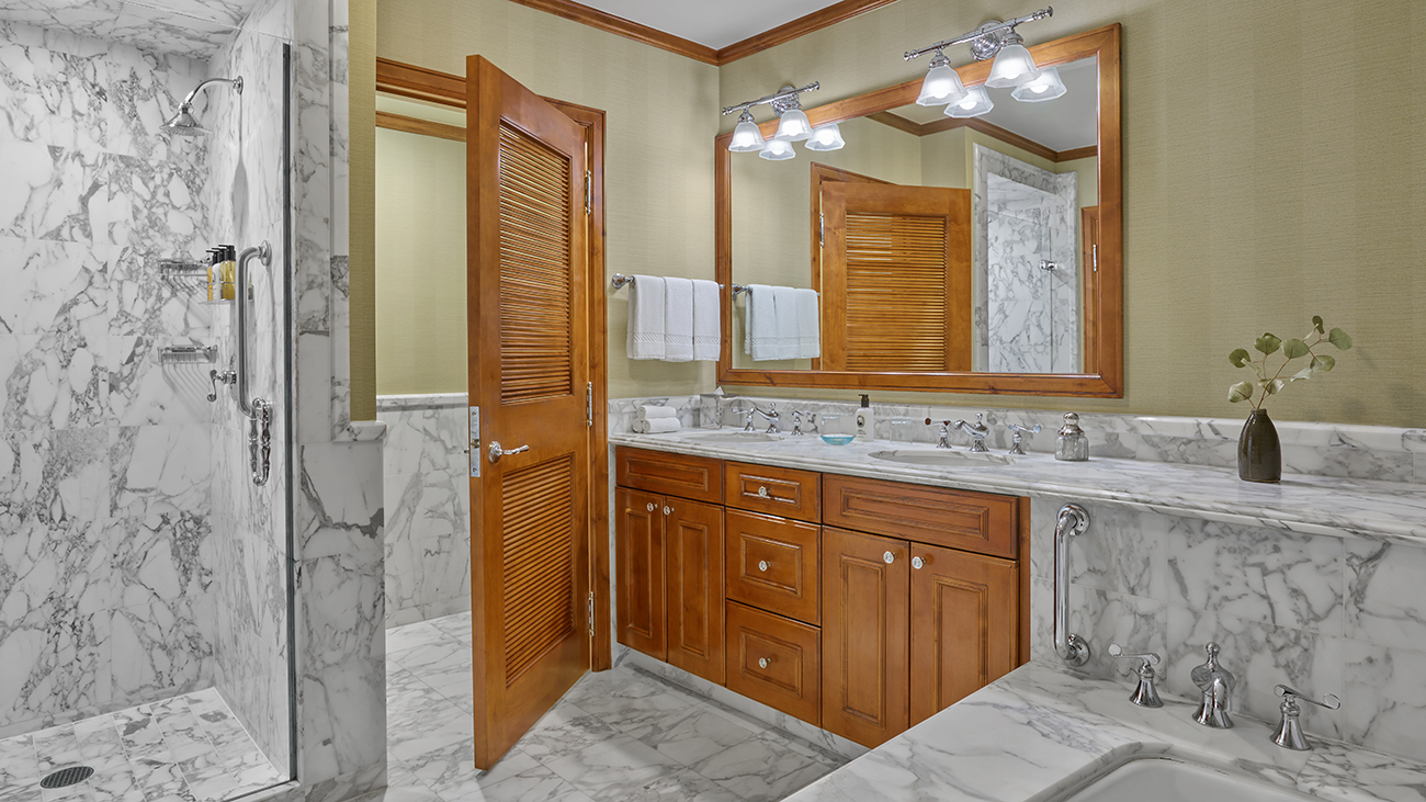 ra-three-bedroom-residence-bathroom-interior-photo