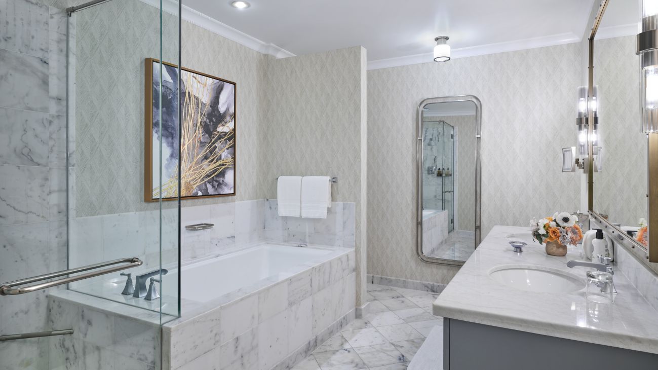 rf-one-bedroom-residence-bathroom-interior-photo