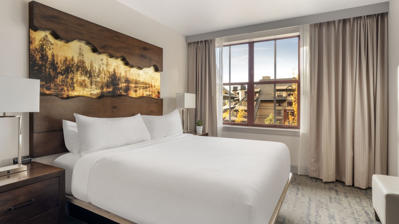 tl-two-three-bedroom-primary-bedroom-interior-photo