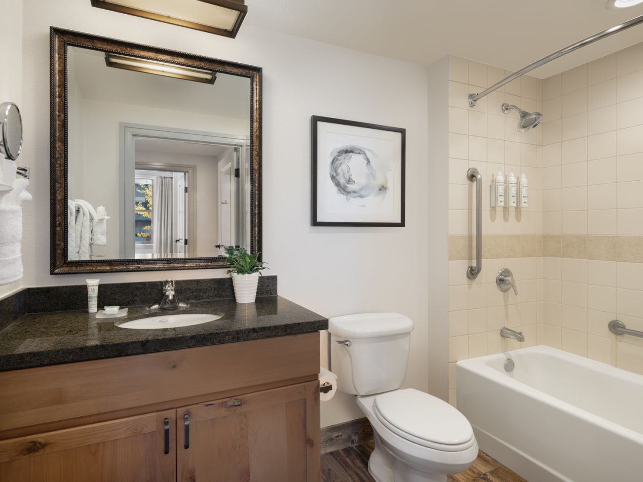 tl-guestroom-two-three-bedroom-guest-bathroom-interior-photo