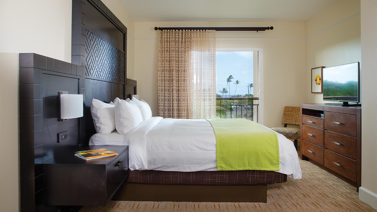 wi-two-bedroom-primary-bedroom-interior-photo-1