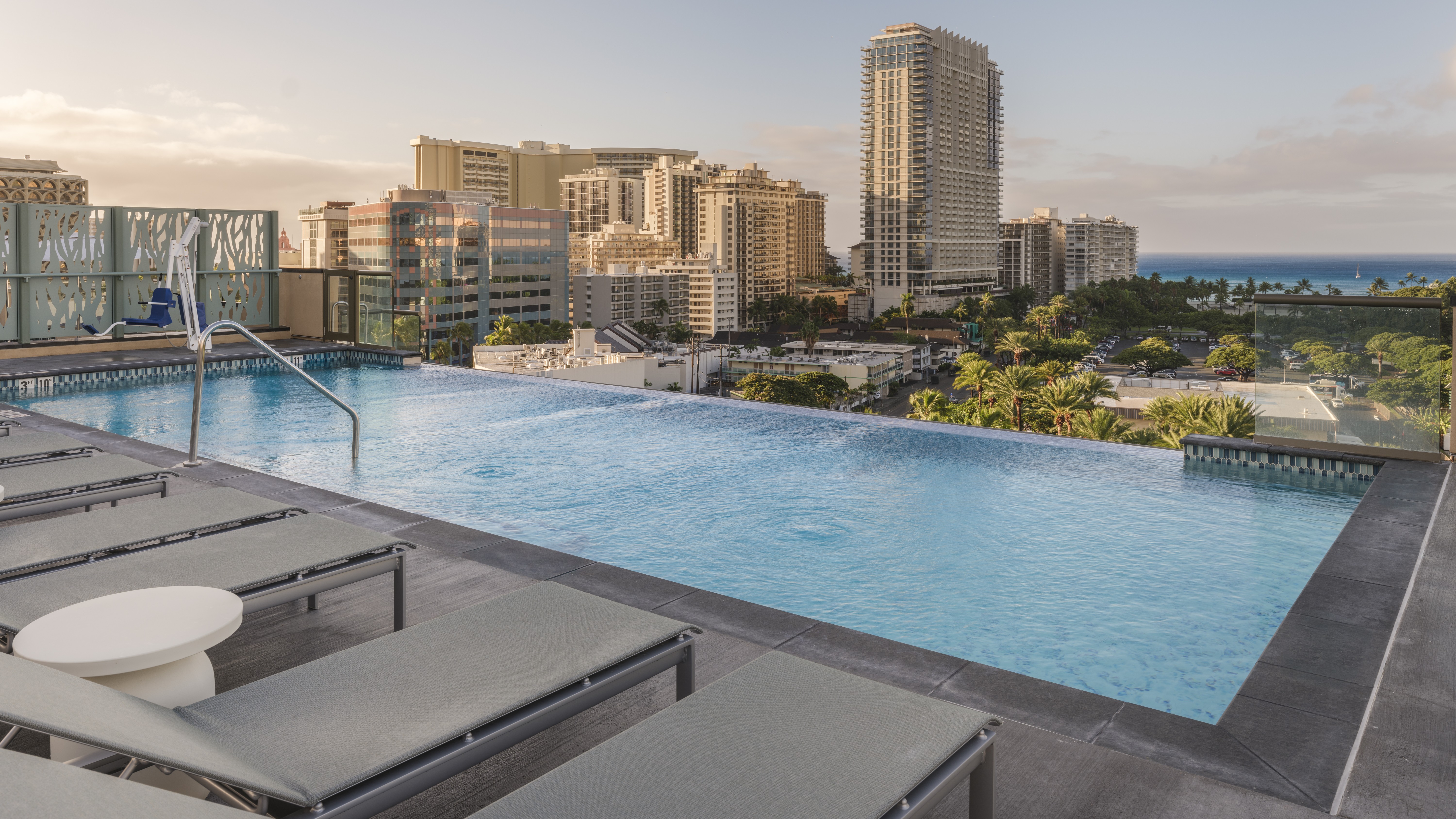 wx-amenity-pool-photo