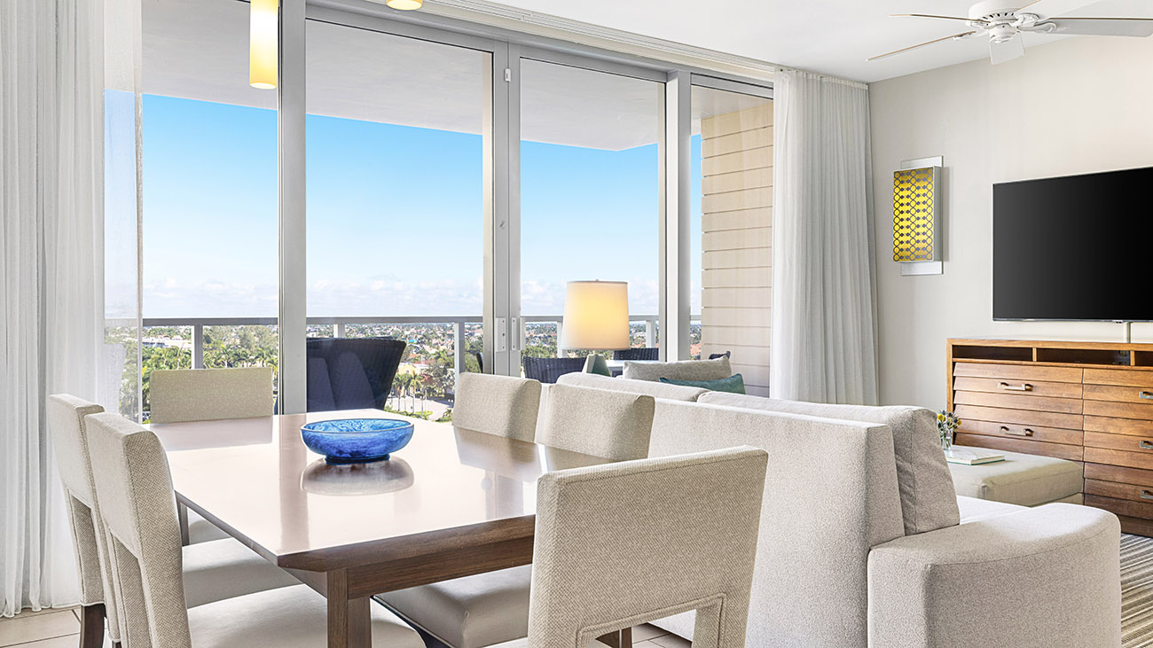 za-two-three-bed-island-view-dining-room-interior-photo