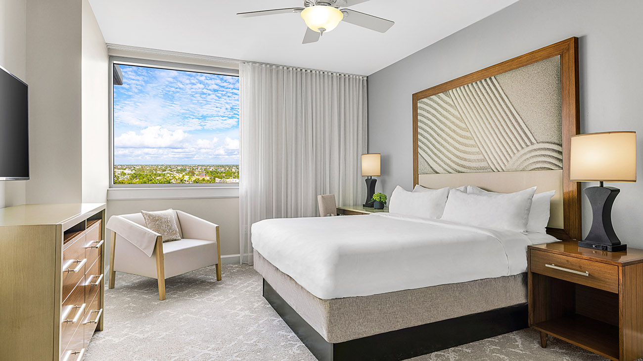 za-two-three-bed-island-view-primary-bedroom-interior-photo