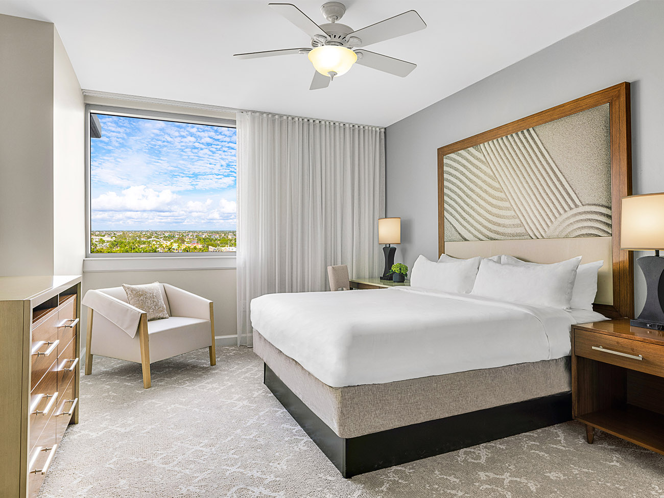 za-two-three-bed-island-view-primary-bedroom-interior-photo