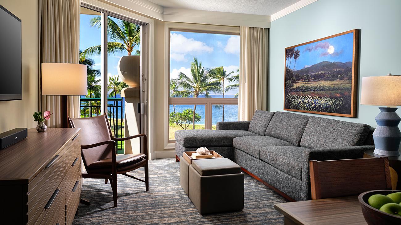 Living and Dining Area, Ocean Front