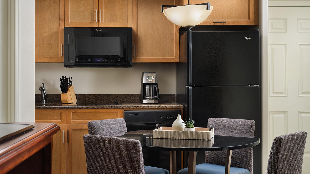 Dining and Kitchenette