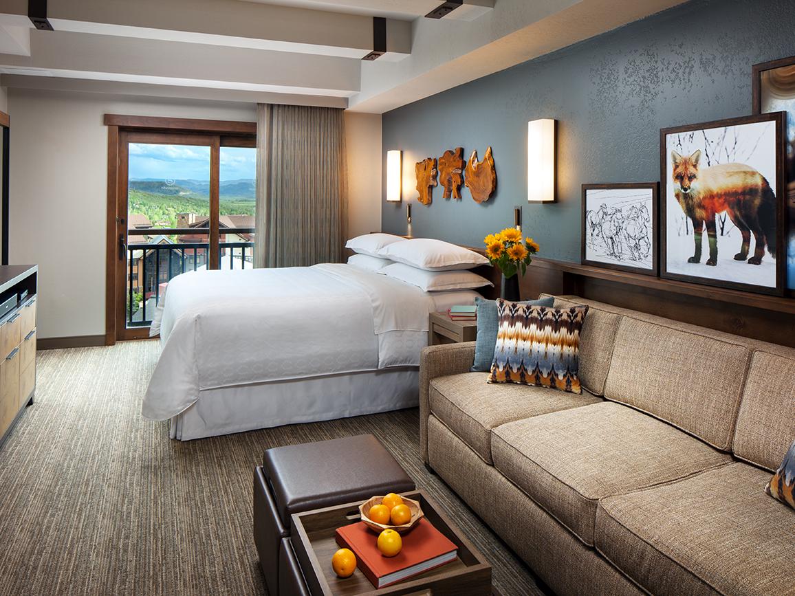 ssr-three-bedroom-lockoff-living-area-and-bedroom-interior-photo