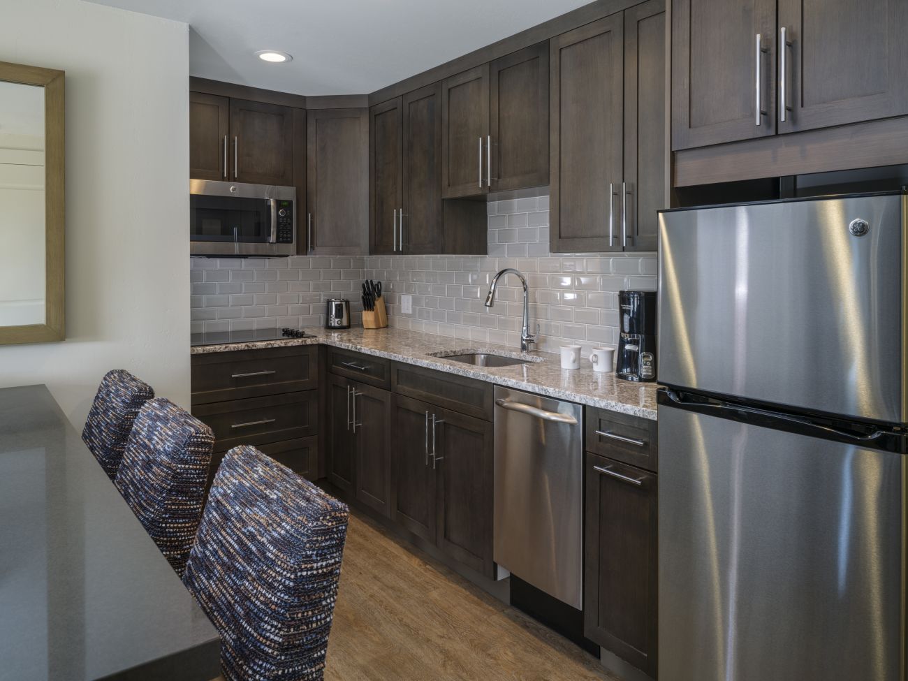 ssr-two-bedroom-villa-west-tower-three-bedroom-lockoff-dining-kitchen-interior-photo
