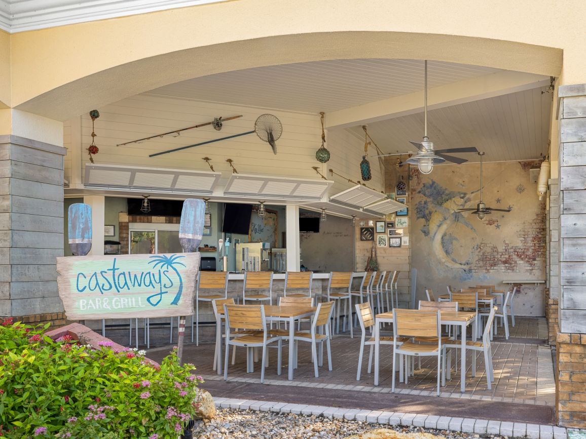 Castaways Bar & Grill