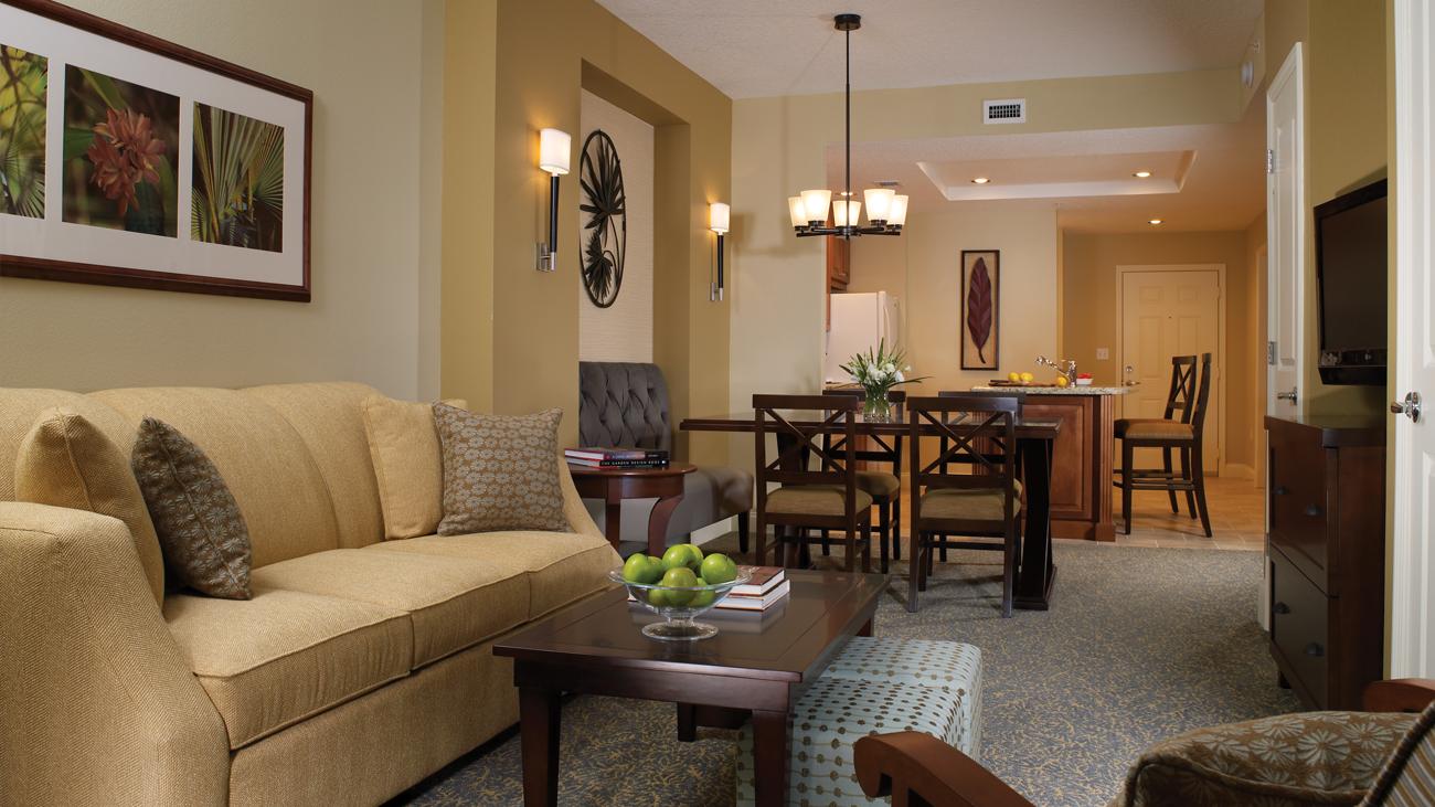 svv-st-augustine-three-bedroom-lockoff-living-room-interior-photo
