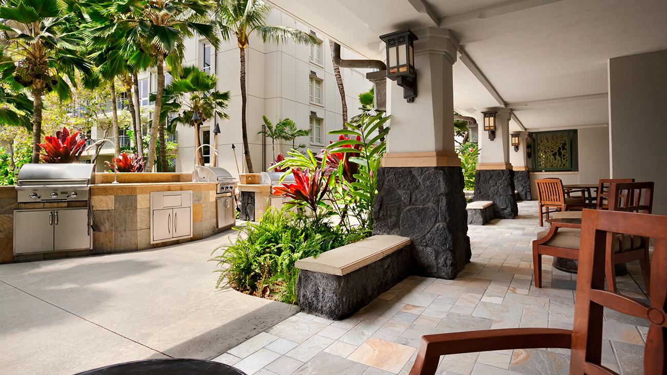 Building 4 Lobby Lounge