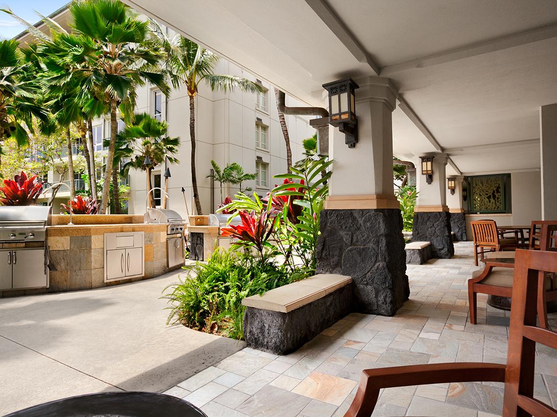 Building 4 Lobby Lounge