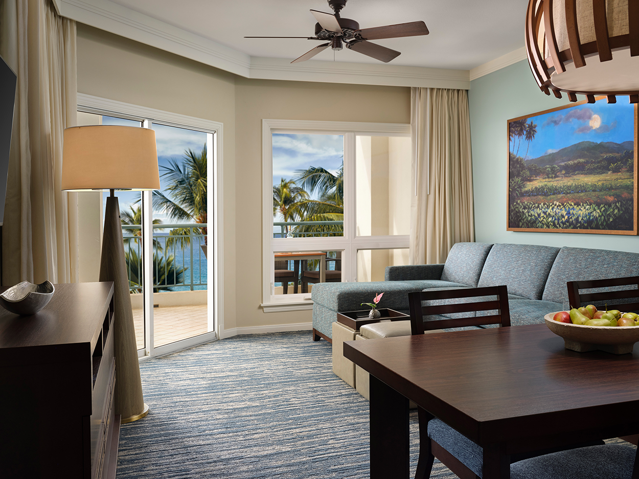 Living and Dining Area, Ocean Front
