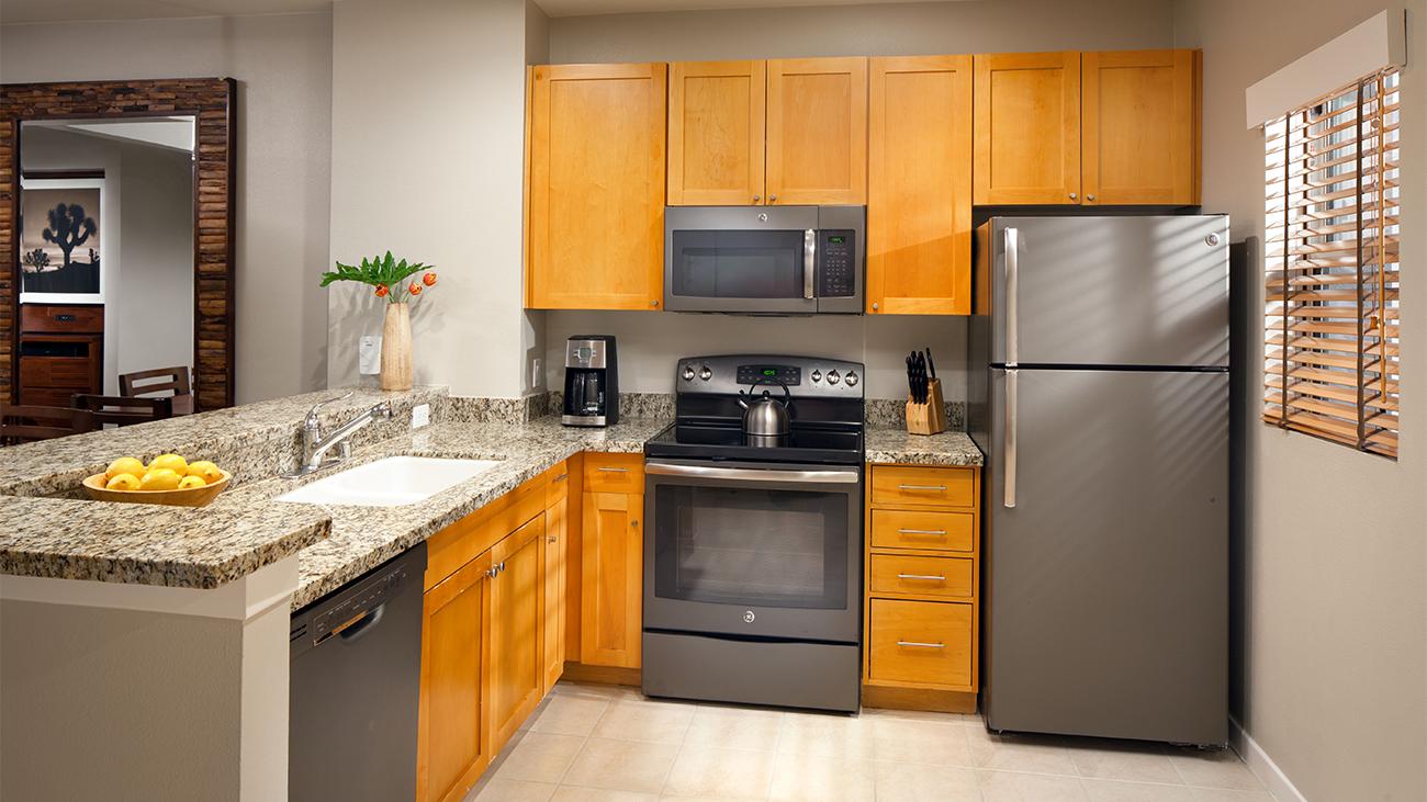 wmh-one-bedroom-premium-and-two-bedroom-lockoff-kitchen-interior-photo