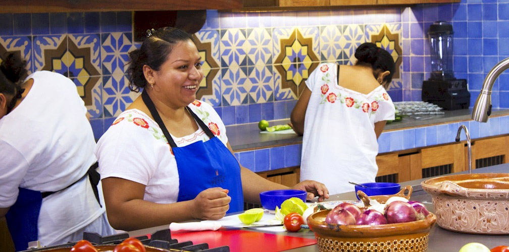 People attending a cooking class in Mexico